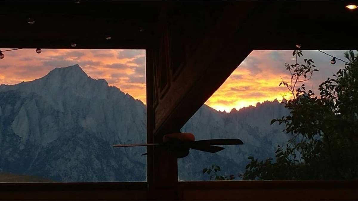 Lone Pine House | *Million Dollar Views and Indoor Pool!