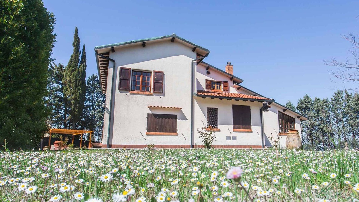 Guardistallo House | Mills 6, a well-equipped family home with a large garden