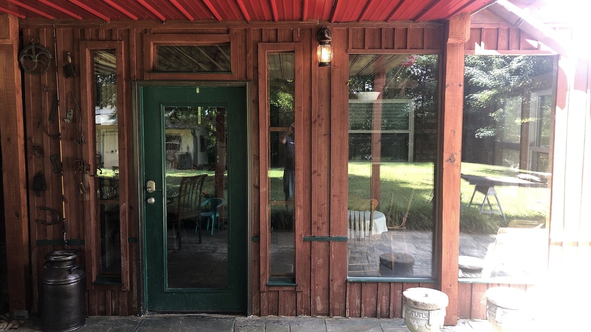 Knoxville Apartment | Millstone Retreat/basement walk-out Apt. w/a private entrance/driveway & pool