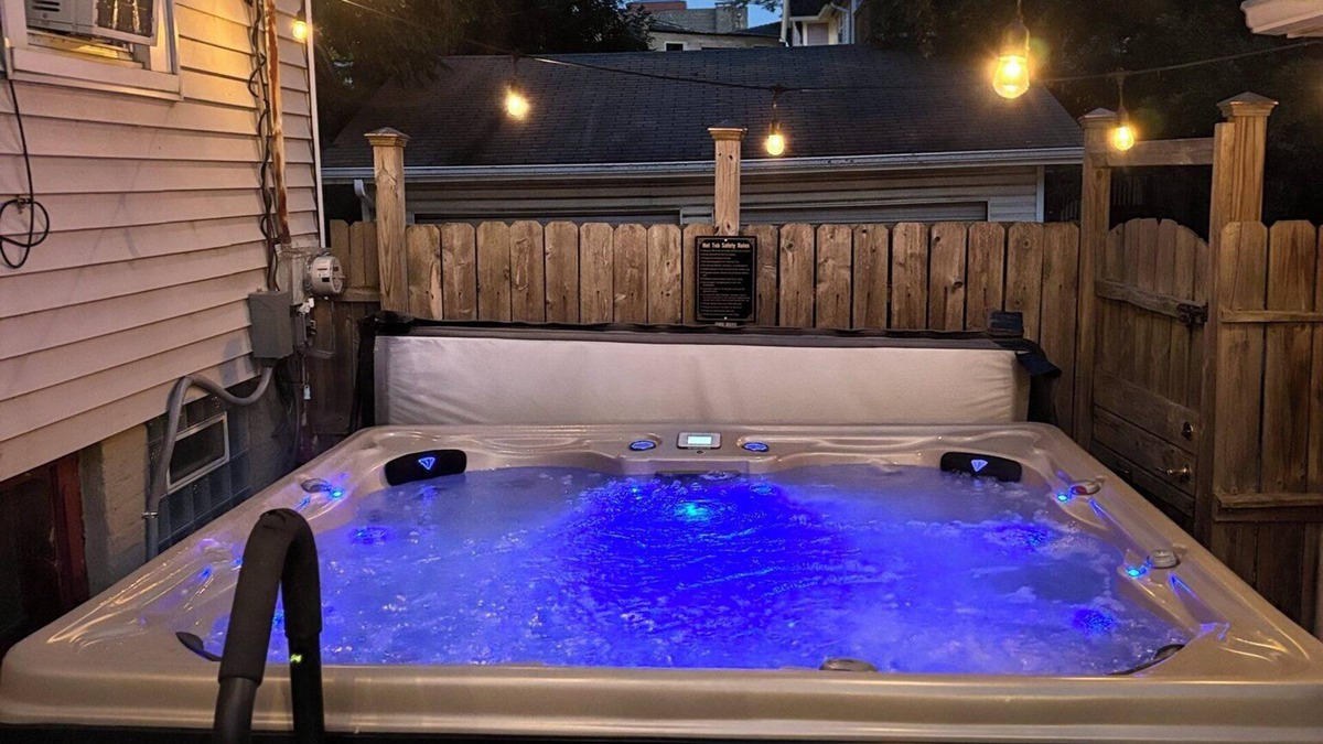 Bay View House | Milwaukee Bayview Getaway with Private Hot Tub