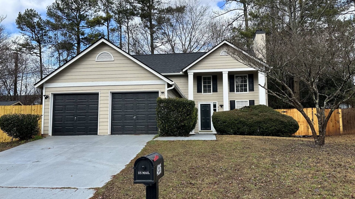 Lithonia House | MIMI MANSION .SPACE GALORE!. 16 SLEEPS IN LUXURIOUS COMFORT FOR LESS $!