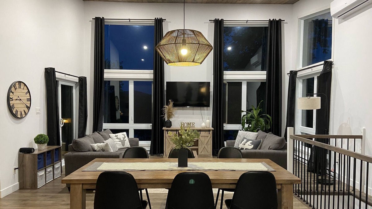Notre-Dame-de-Pontmain Cottage | Mimozä: Contemporary, Beach & Hot Tub
