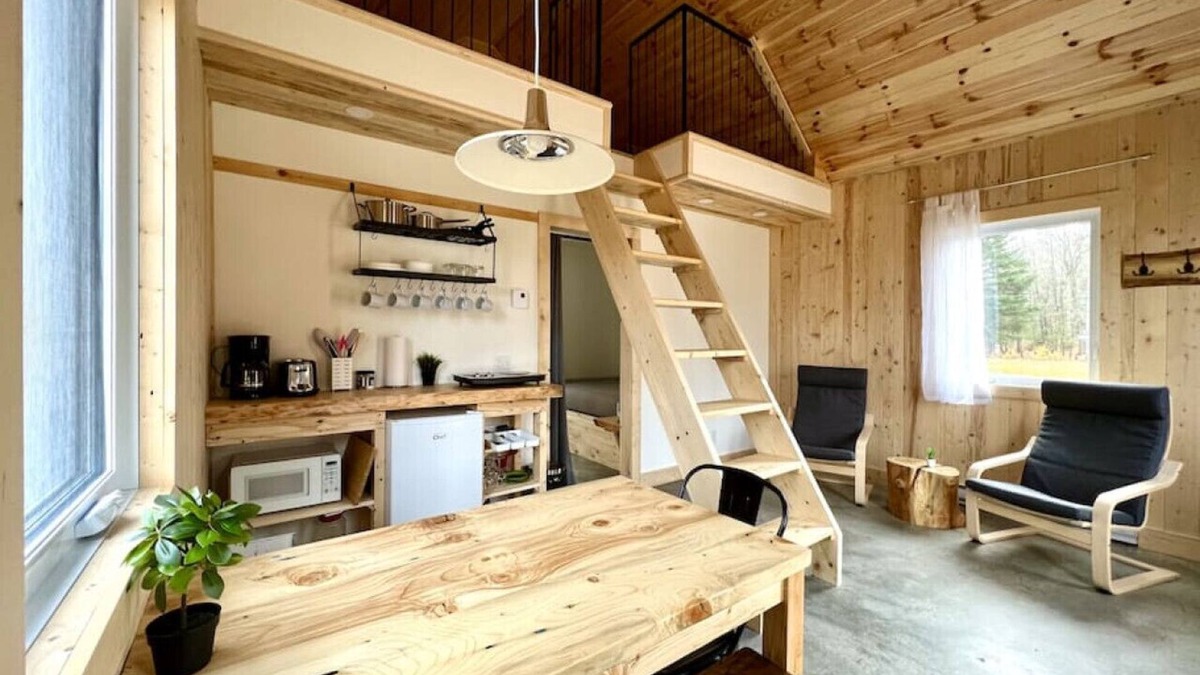 Saint-Gabriel-de-Valcartier Ski Chalet | Mini cottage # 3 by the river banks