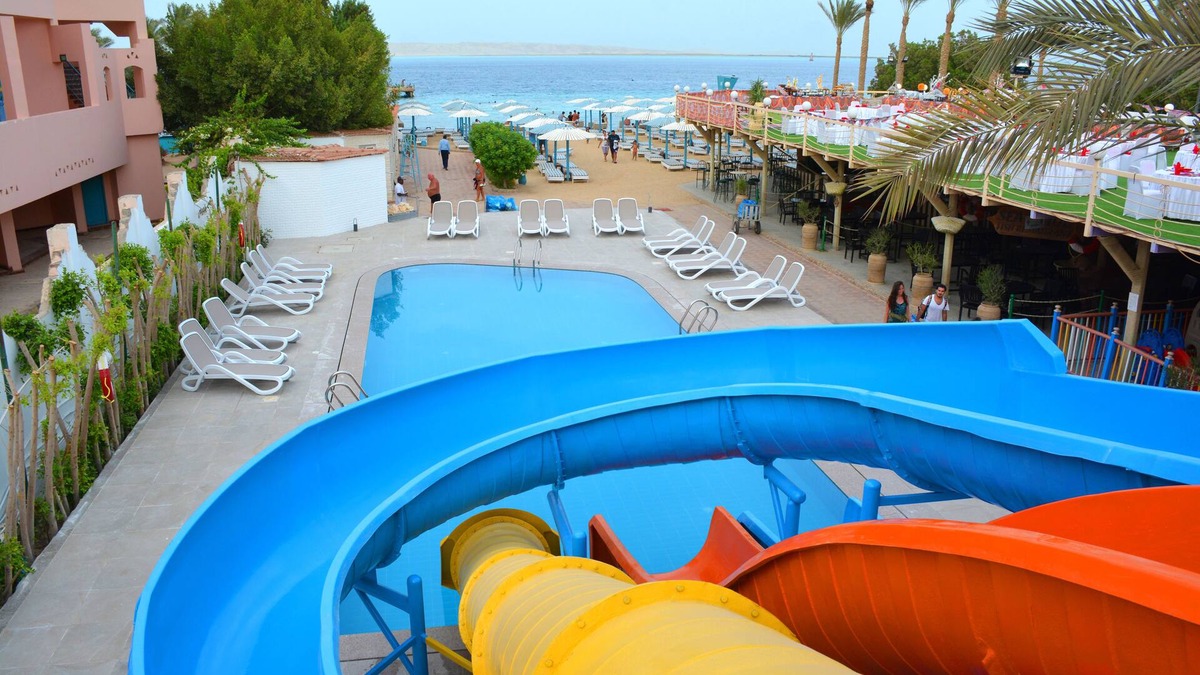 Sheraton Road -Sakkala Hotel | Minamark Resort & Spa, for families & couples only