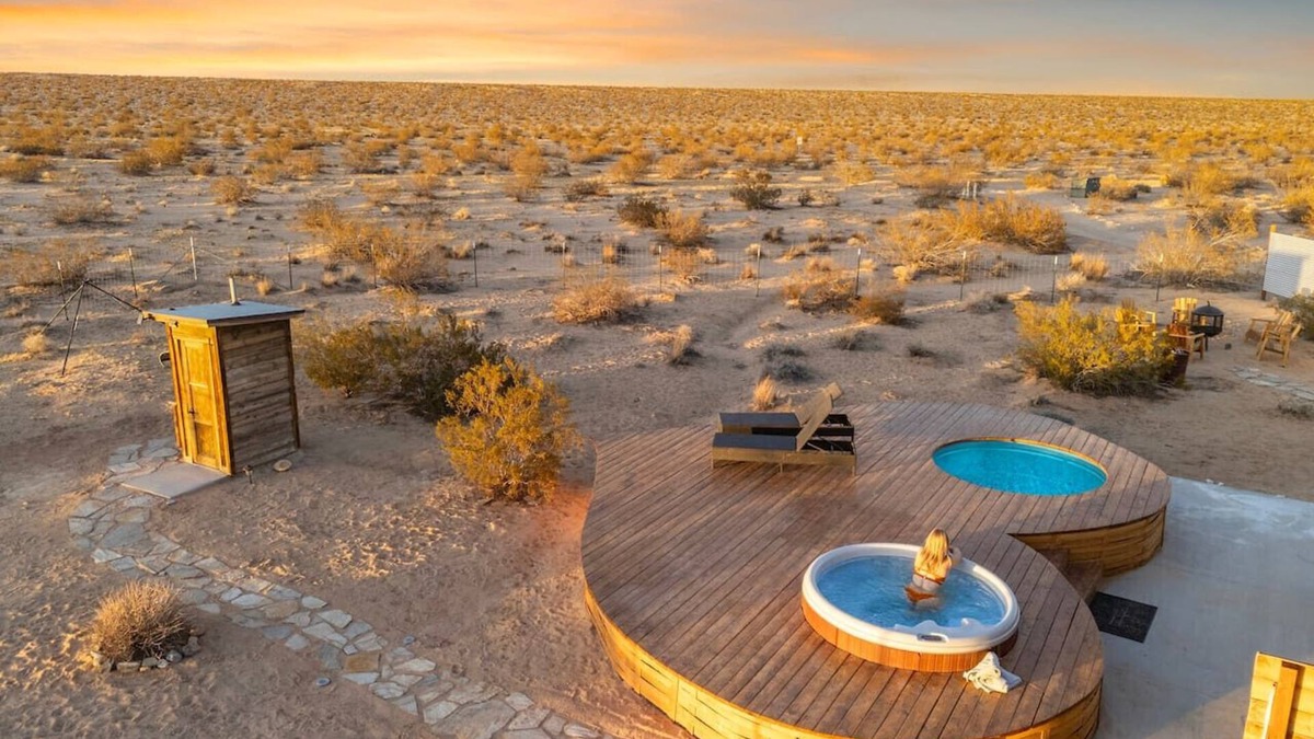 Joshua Tree Cabin | Mindy's Rustic Rabbit Cabin ~ Heart Deck ~ Spa ~