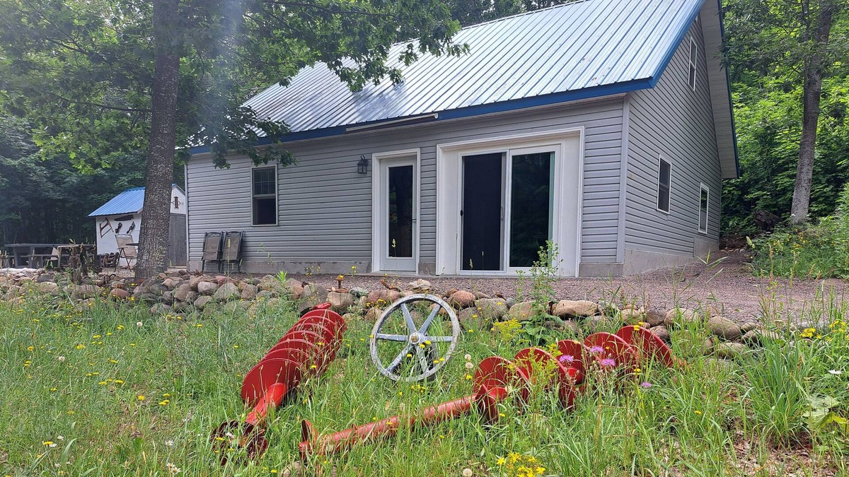 Calumet House | Miners Cove, Keweenaw Themed, 10 min drive to the beach. Peaceful location.