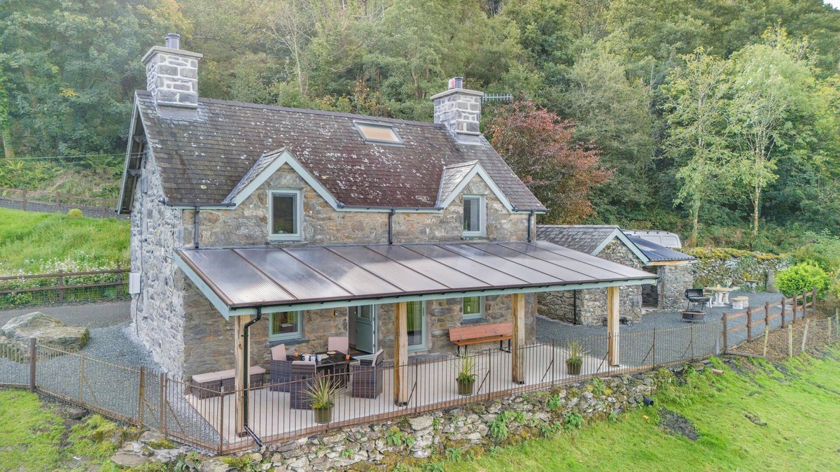 Dolgellau House | Minffordd - Two Bedroom House, Sleeps 4