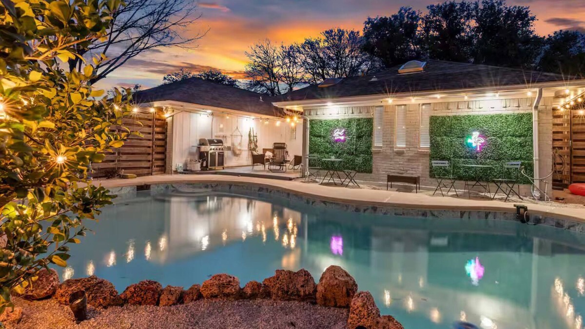 Lake Highlands House | Mini Golf | Pool | Game room | Stylish & Spacious | Wifi | Free Parking