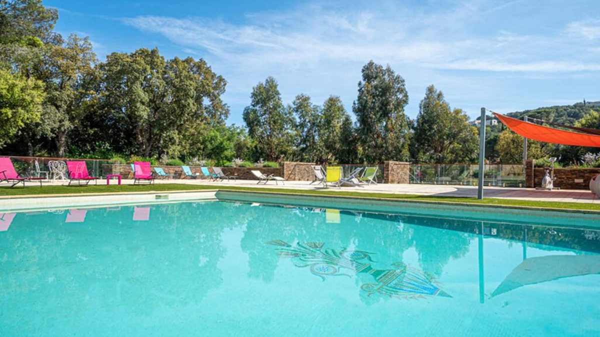Sainte-Maxime Cottage | Mini-villa of 52 m² for 2-4 people with pool and spa, close to the beach