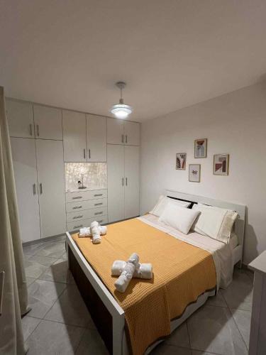Kropia Apartment | Minimal Above