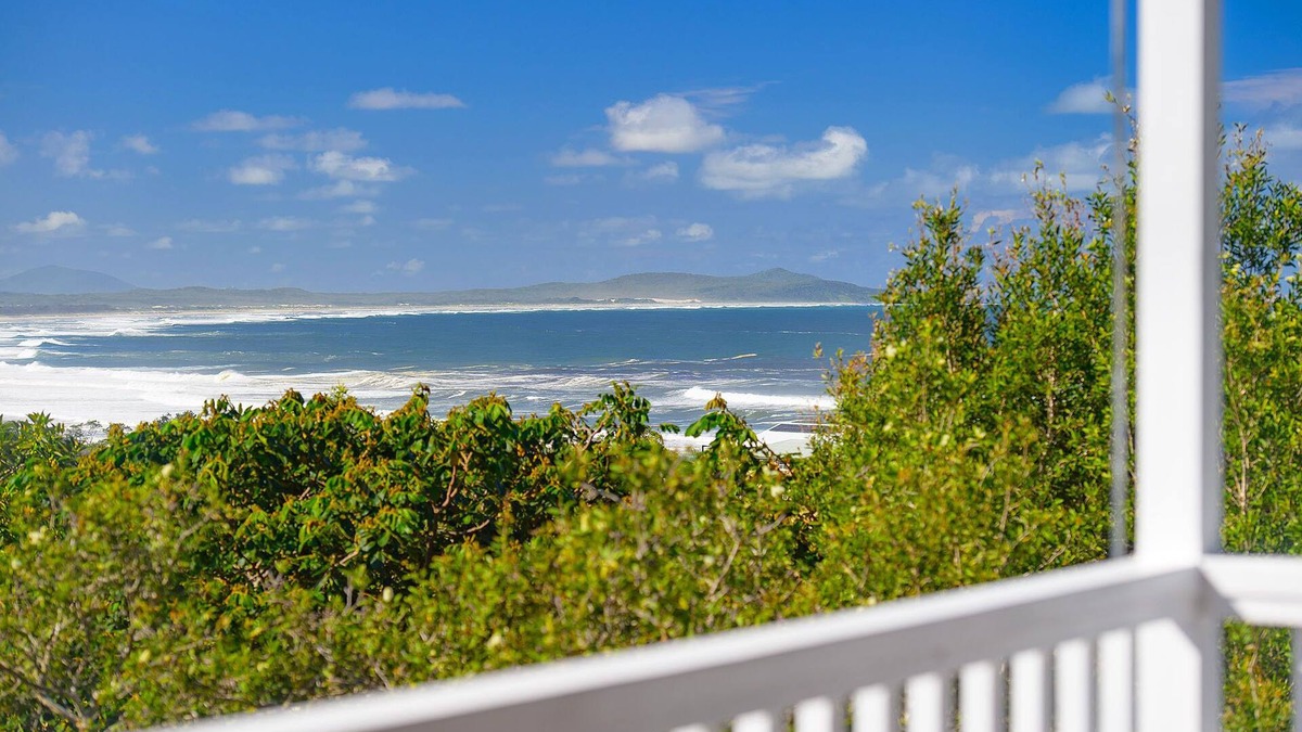 Crescent Head House | Minimalist, coastal retreat in the peaceful nooks of Crescent Head