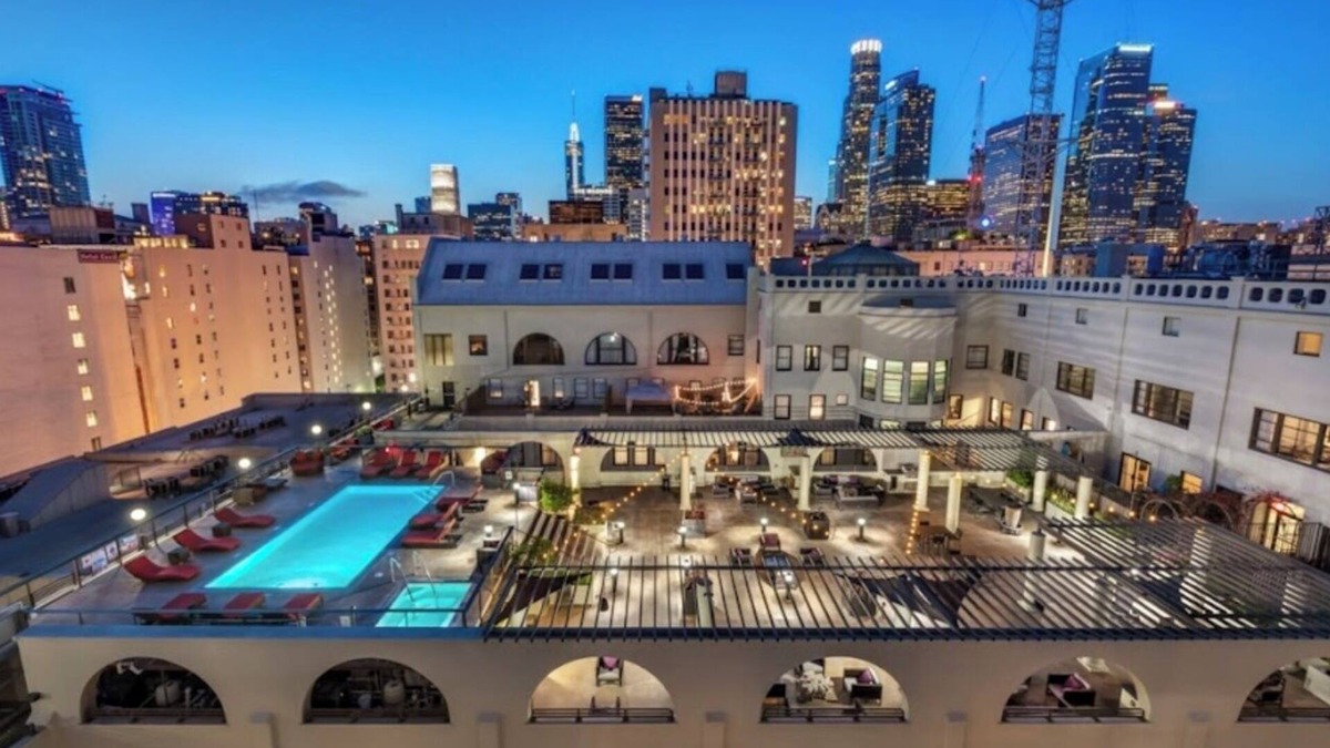 Historic Core Condo | Minimalist DTLA Loft - Affordable & Pet Friendly