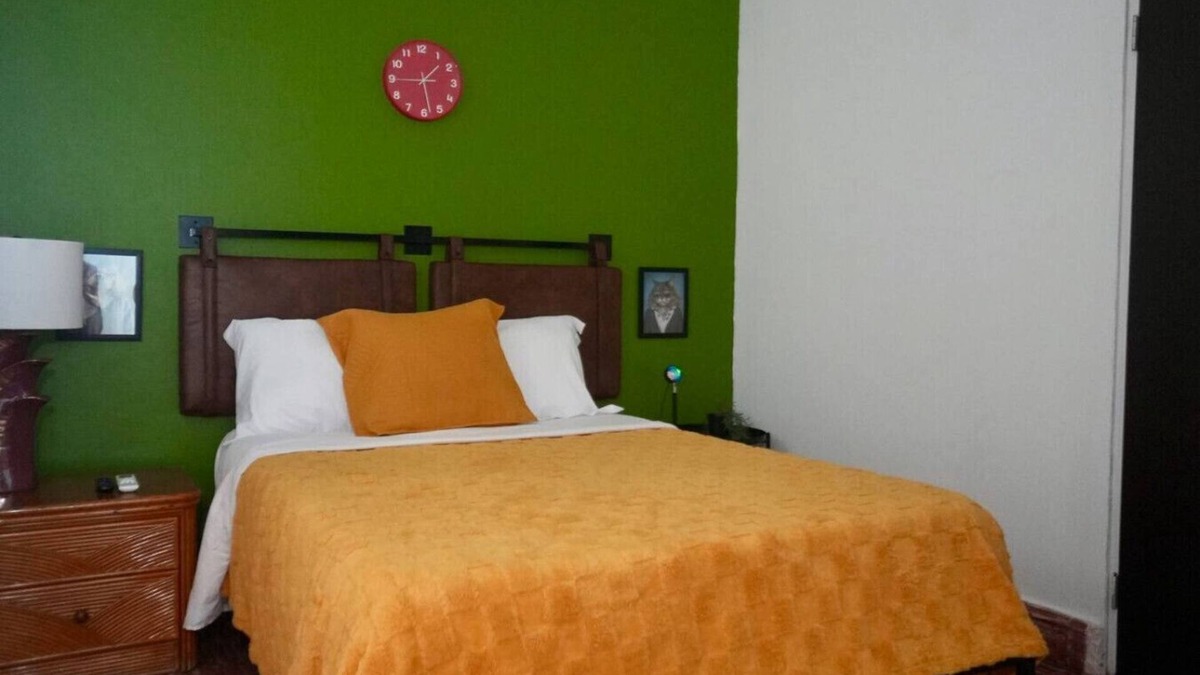Santurce Cabin | Minimalist Studio on Calle Loiza Near Ocean Park