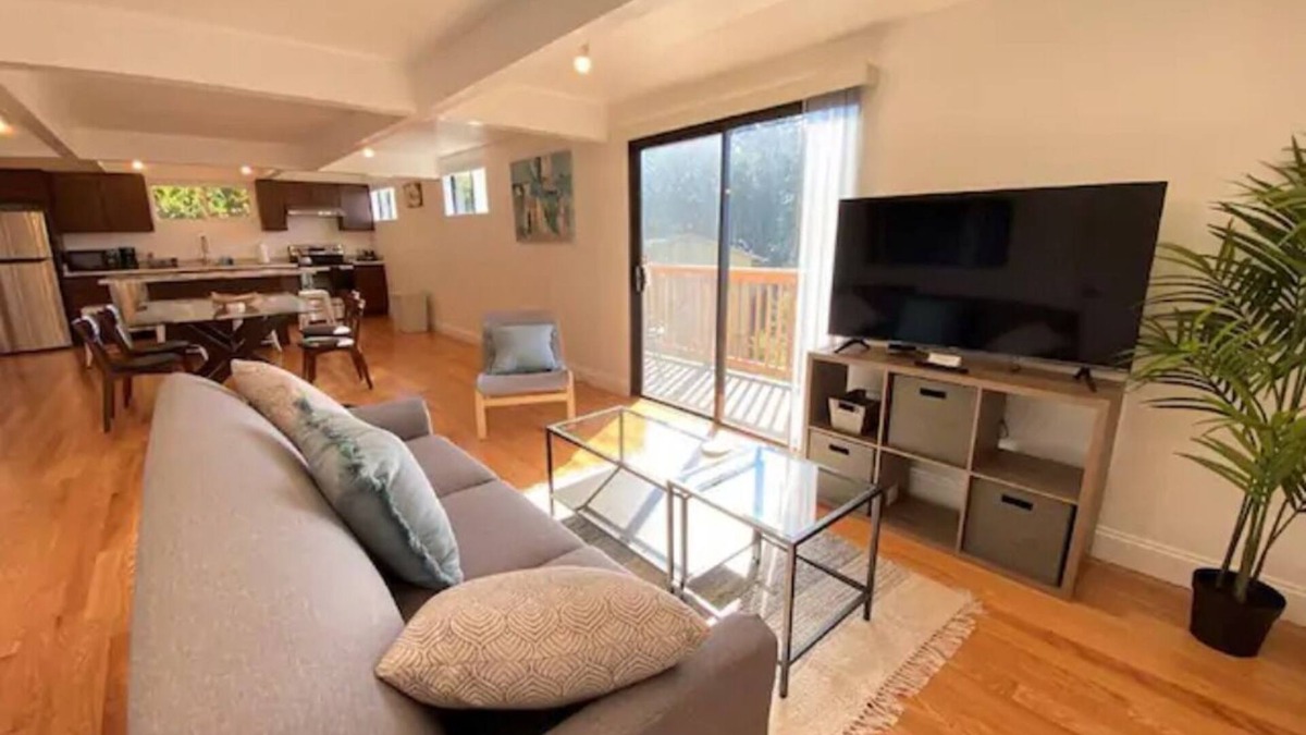 Chabot Park Apartment | Minimalist Zen Overlooking