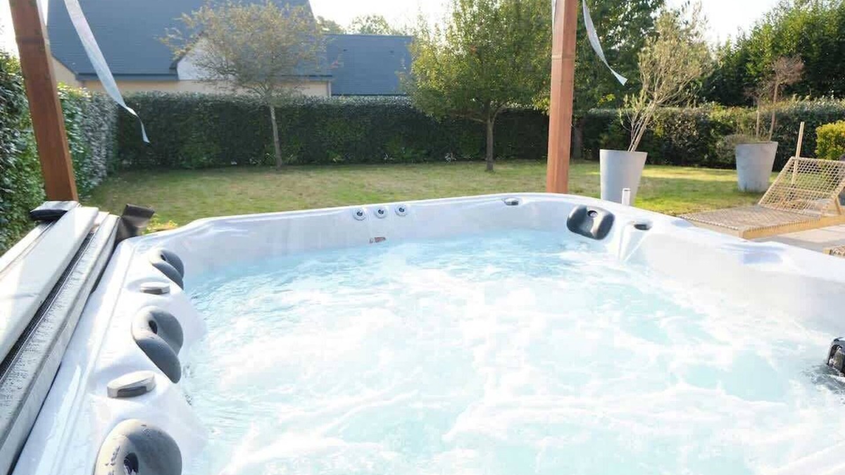 Saint-Lo House | Minimaliste Oasis - Golf & Spa