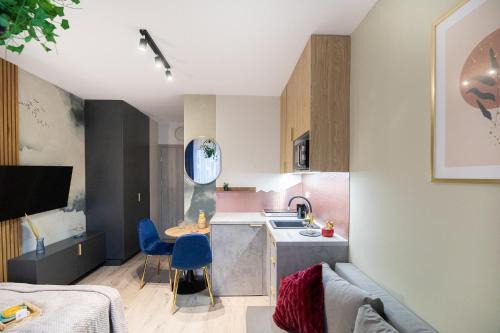 Ursus Apartment | miniStudios Habicha by VAYA STAYS