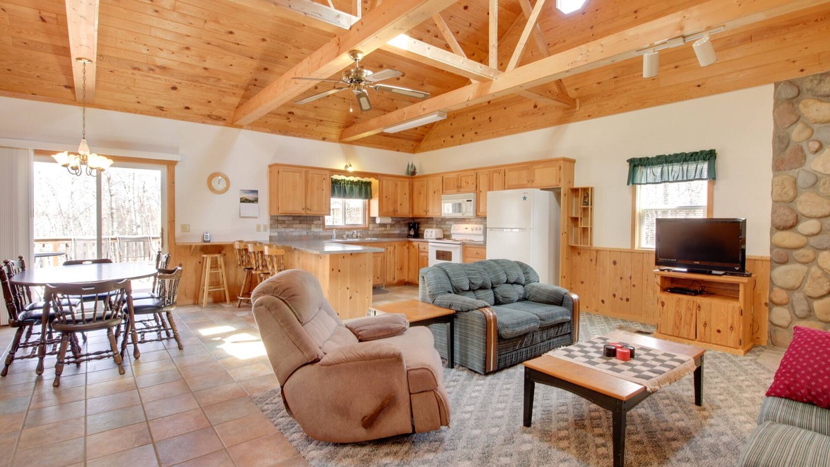 Breezy Point Cabin | Minnesota Cabin Rental: 3 Mi to Pelican Lake!