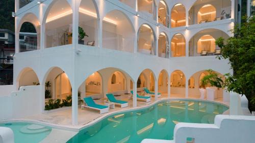 Ten Mile Gallery Hotel | Minos Hotel
