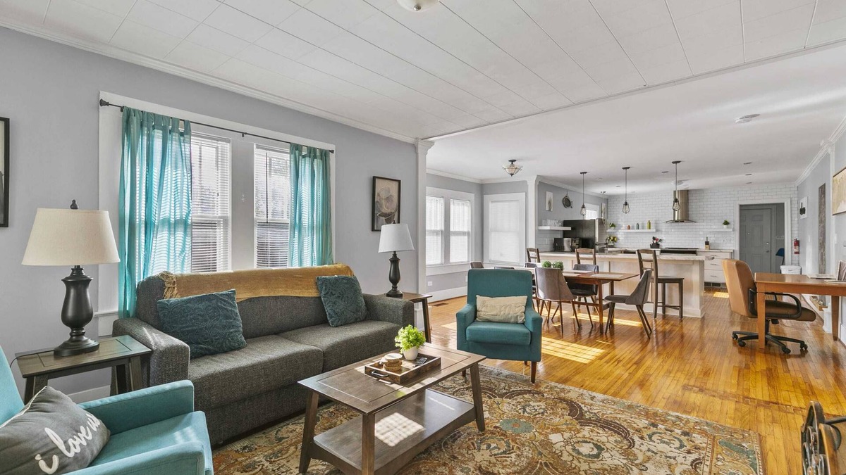 Birmingham House | Mins to Airport & Downtown-Beautiful Tarrant Home