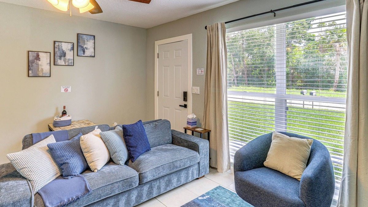 Lakewood Park House | Mins to Beaches & HCA Hospital: Fort Pierce Home
