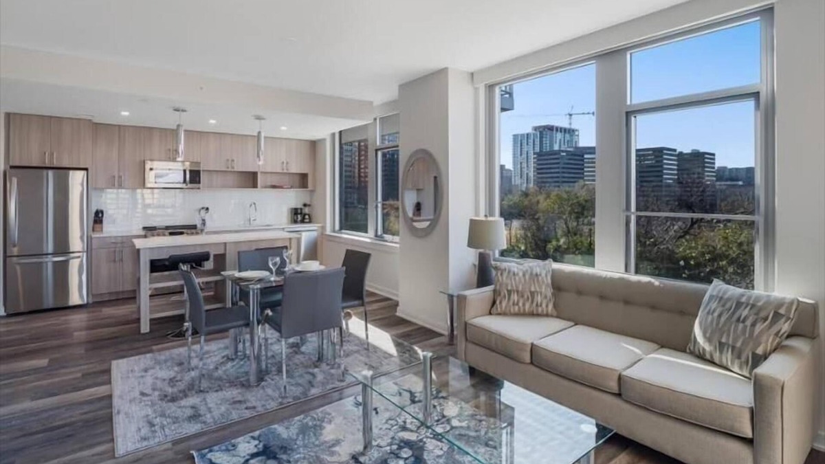 Reston Apartment | Mins to Lake Anne Plaza | In/Outdoor Yogs | Reston Town Center