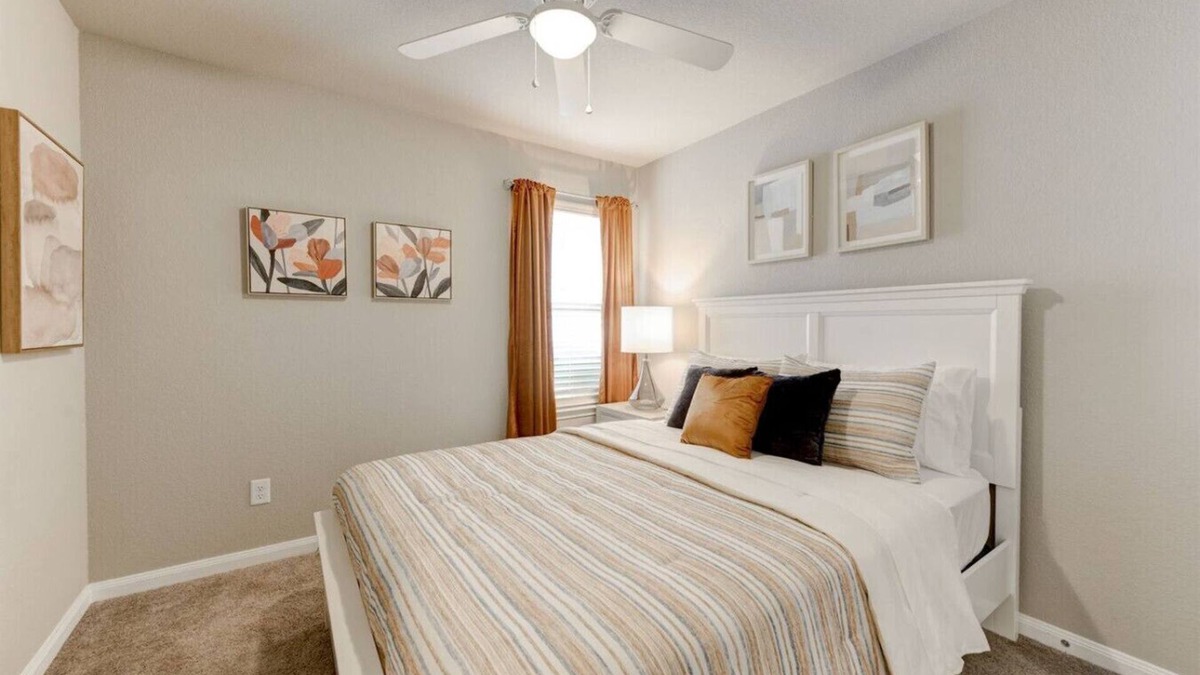 Temple House | Minute from Baylor Scott & White in Temple