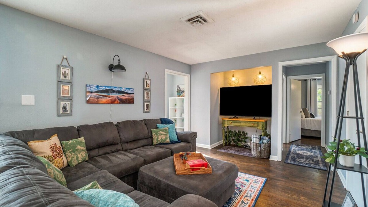 Independence House | Minutes from Arrowhead Stadium!