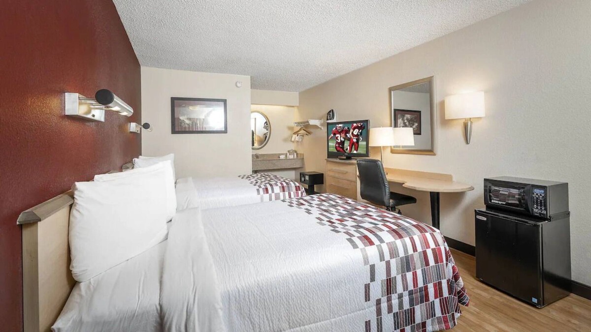 Bowmansville House | Minutes from Buffalo Niagara International Airport! Pets are Allowed for FREE!