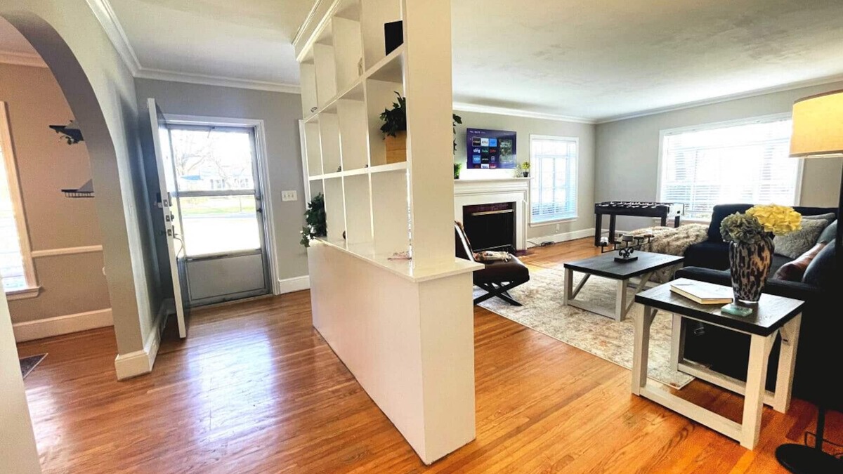 Commonwealth Park House | Minutes from City+Fire Pit+Pets Welcome