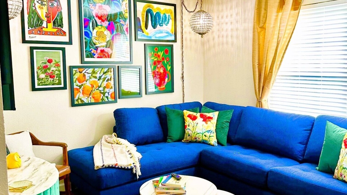 Oxford Condo | Minutes from Ole Miss Campus! Gated Community with Pool! Vibrant Unique Décor!