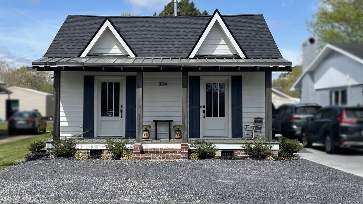 Broussard House | Minutes from Sports Complex! Come see what Acadiana has to offer!