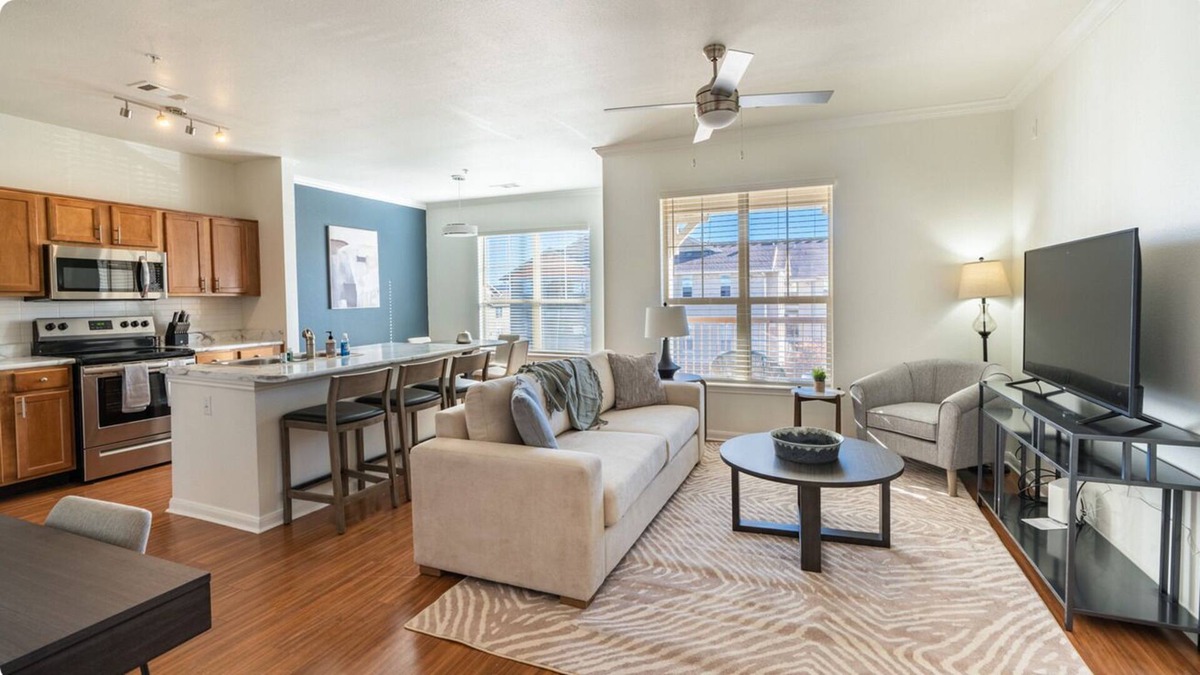 Aurora Apartment | Minutes from USHealth Clinic! Washer/Dryer,parking, pet friendly & all amenities