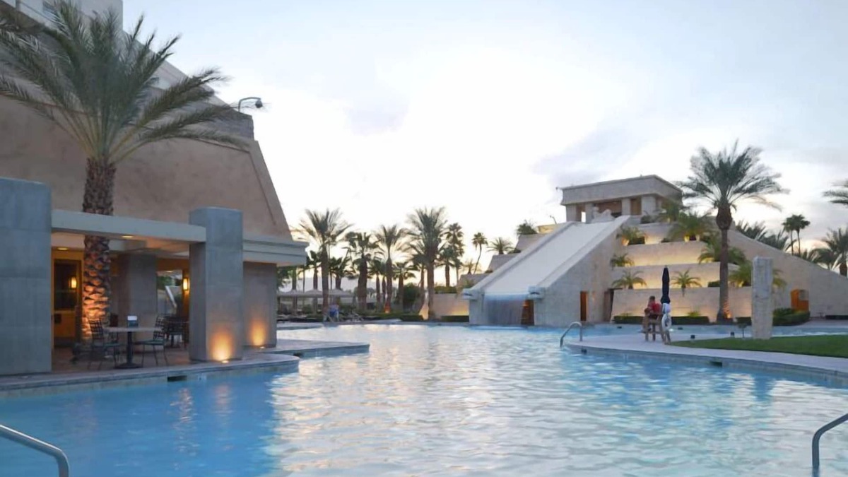 Enterprise Hotel | Minutes to Airport|Las Vegas Attractions Nearby|Pool and Parking