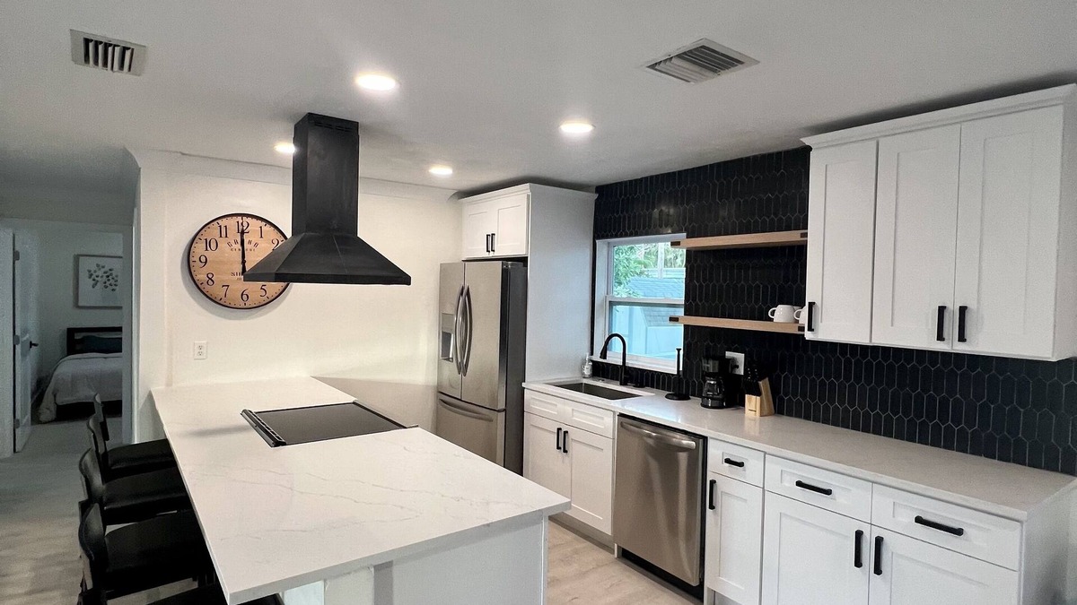 Jensen Beach House | MINUTES TO BEACHES & DOWNTOWN JENSEN BEACH, SLEEPS 4
