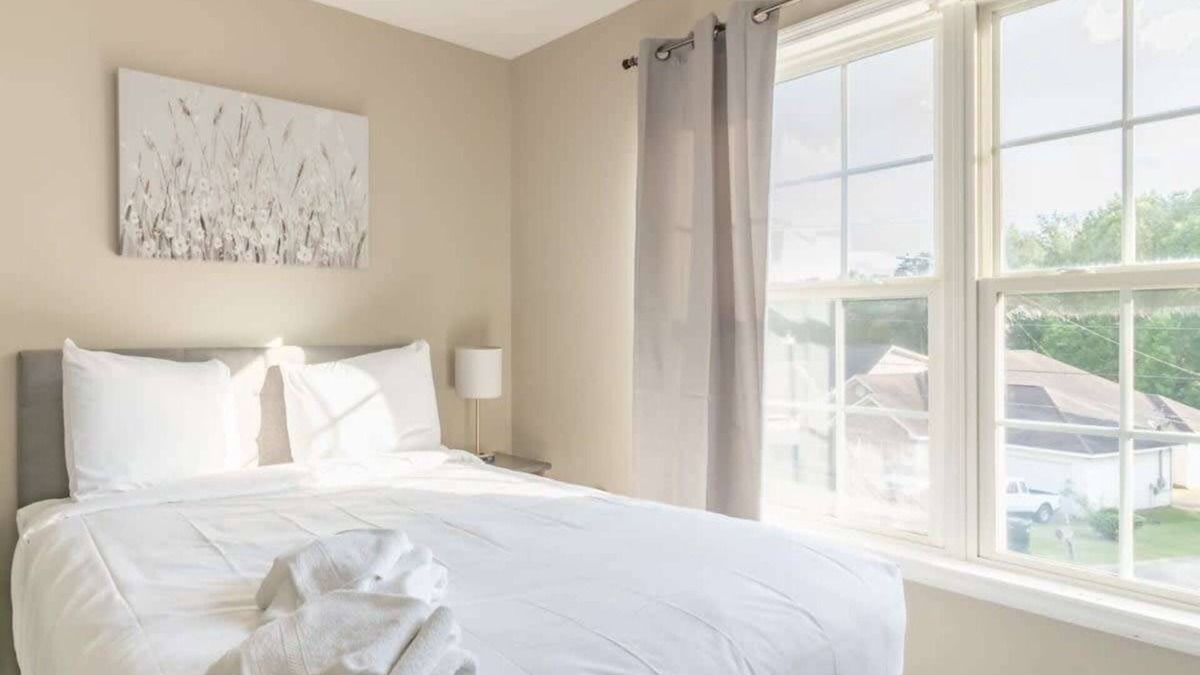 Columbus House | Minutes to Ft Moore! Two-Story Oasis, Moore Bliss