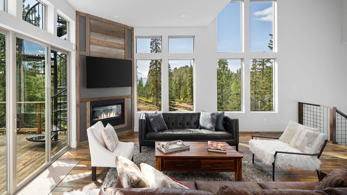 Upper Kingsbury House | Minutes to Heavenly, Skiing & Downtown w/Spa