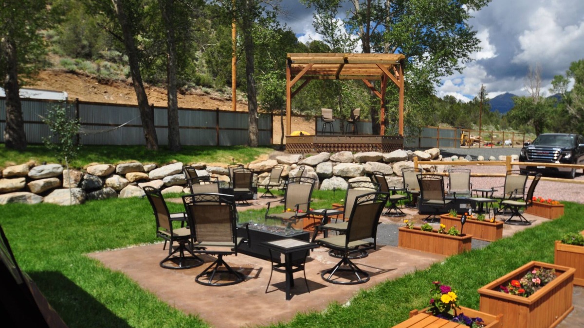 Salida Villa | Minutes to town but feels a million of miles away! Shaw's River Ranch