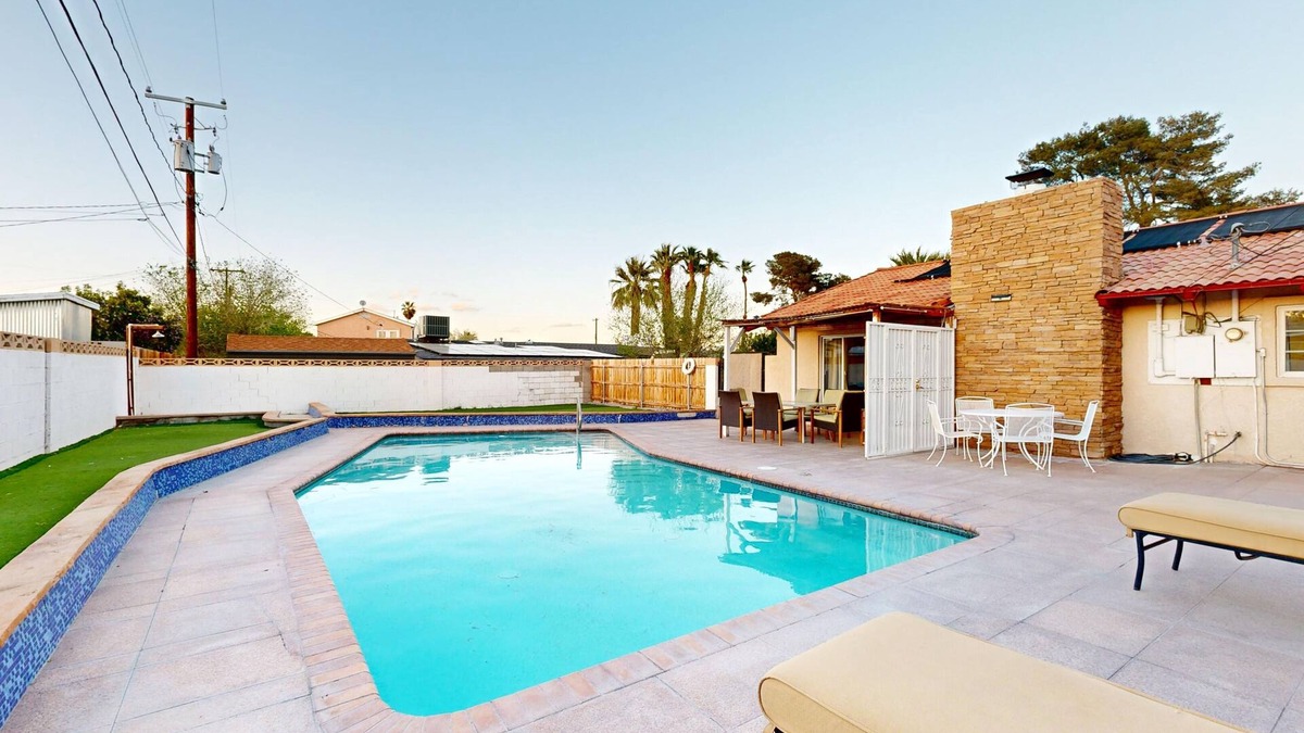 Glen Heather Estates House | Minutes to Vegas Strip I Spacious I SPA