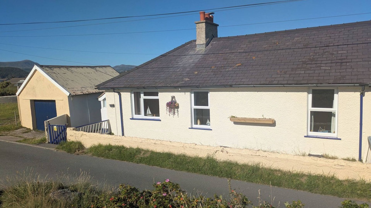 Fairbourne Cottage | MINYDON, pet friendly, character holiday cottage in Fairbourne