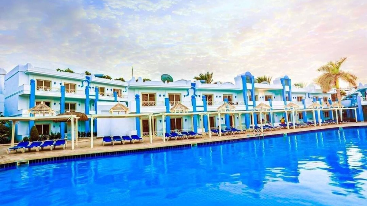 Village Road Ski Chalet | Mirage Bay Hotel & Aquapark , Suites