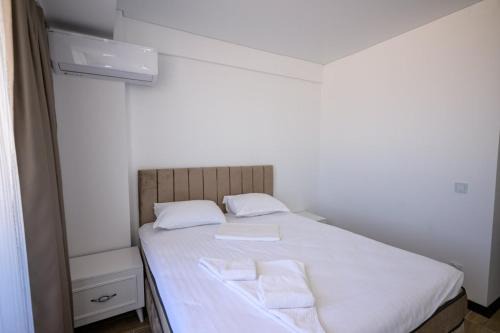 Jibert Hotel | Miraky Beach