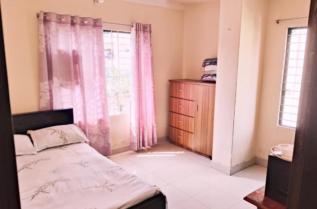 Mirpur House | Mirpur female guest room