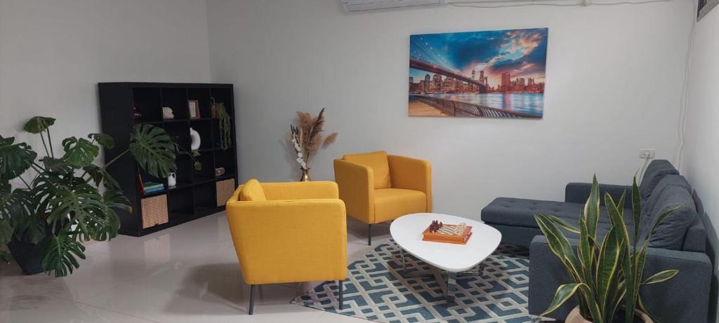 Beit Shemesh Apartment | Mishkafayim Simcha Suite