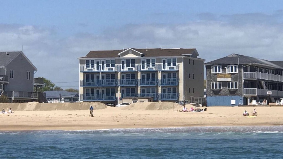 Misquamicut Hotel | Misquamicut Beach Front Inn