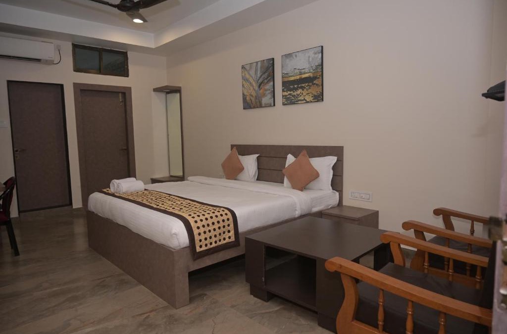 Sibsagar Hotel | Mist Blew