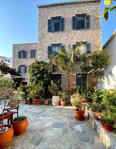 Hydra House | Mistral Hotel