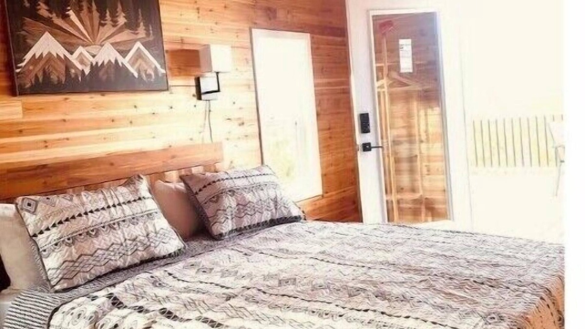 Port Angeles Cabin | Misty mountain retreat cabin - Pod B
