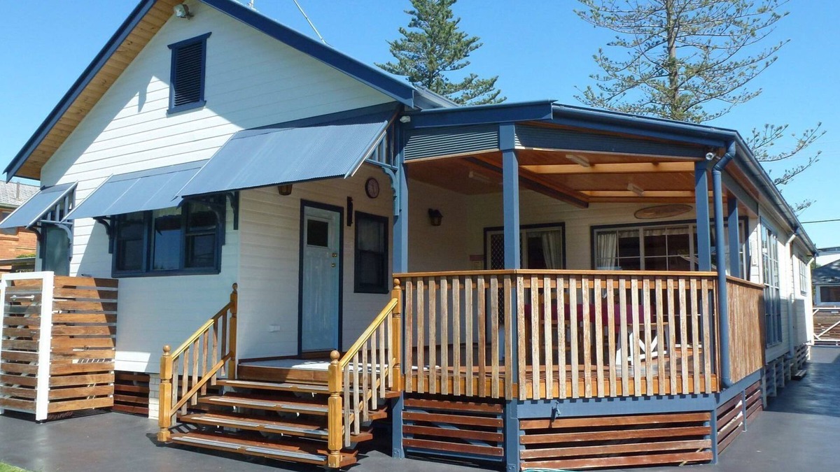 South West Rocks Cottage | Misty's Beachside Cottage - walk to the beach