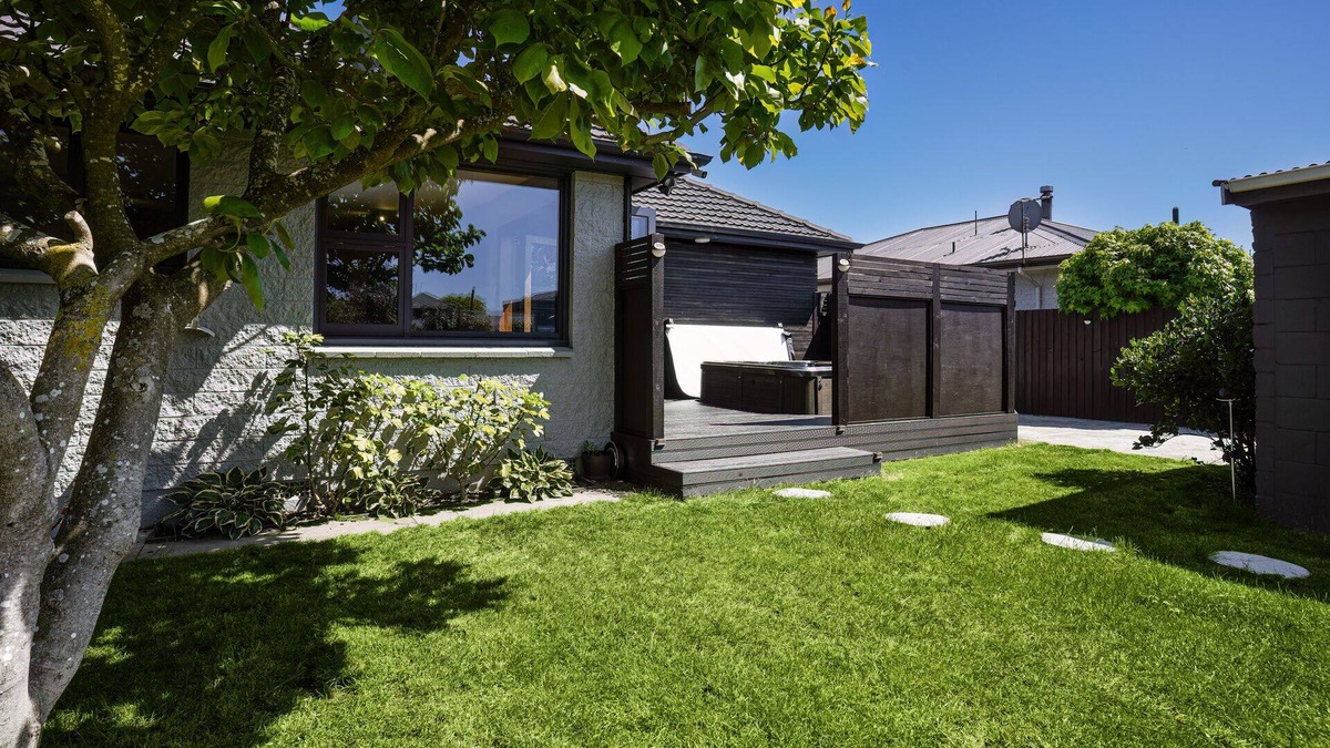 Burnside House | MM Villa - Christchurch Holiday Home