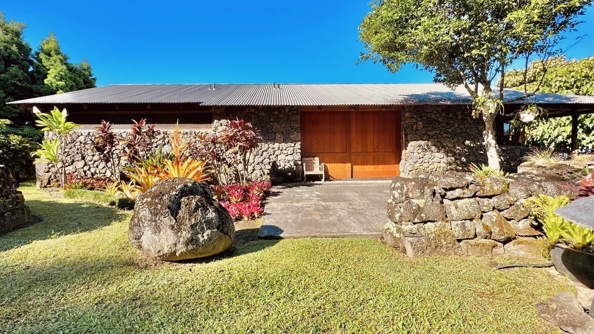 Holualoa House | Mo Snell's Coffee Farm House